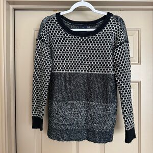 American Eagle - Black & White Boyfriend Fit Sweater